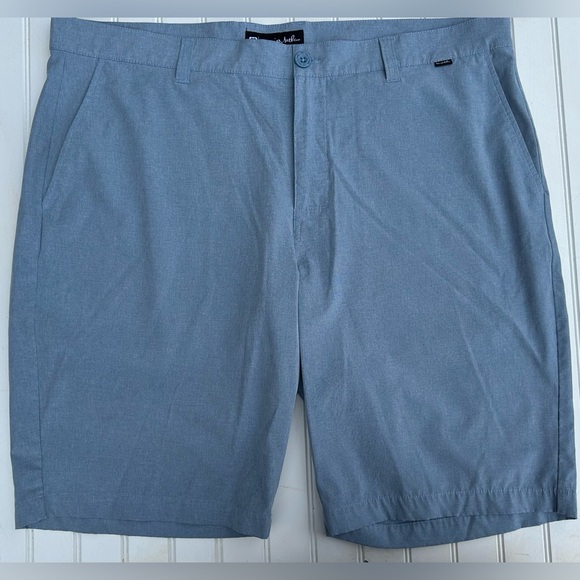 Travis Mathew Other - TRAVIS MATHEW mens size 40 golf shorts grey - blue